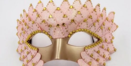 Valentine Day Pink Crown w Small Shiny Gold Face Fancy Masks