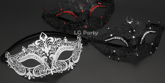 Women's Black Red Metal Filigree Masquerade Mask For Christmas Ball